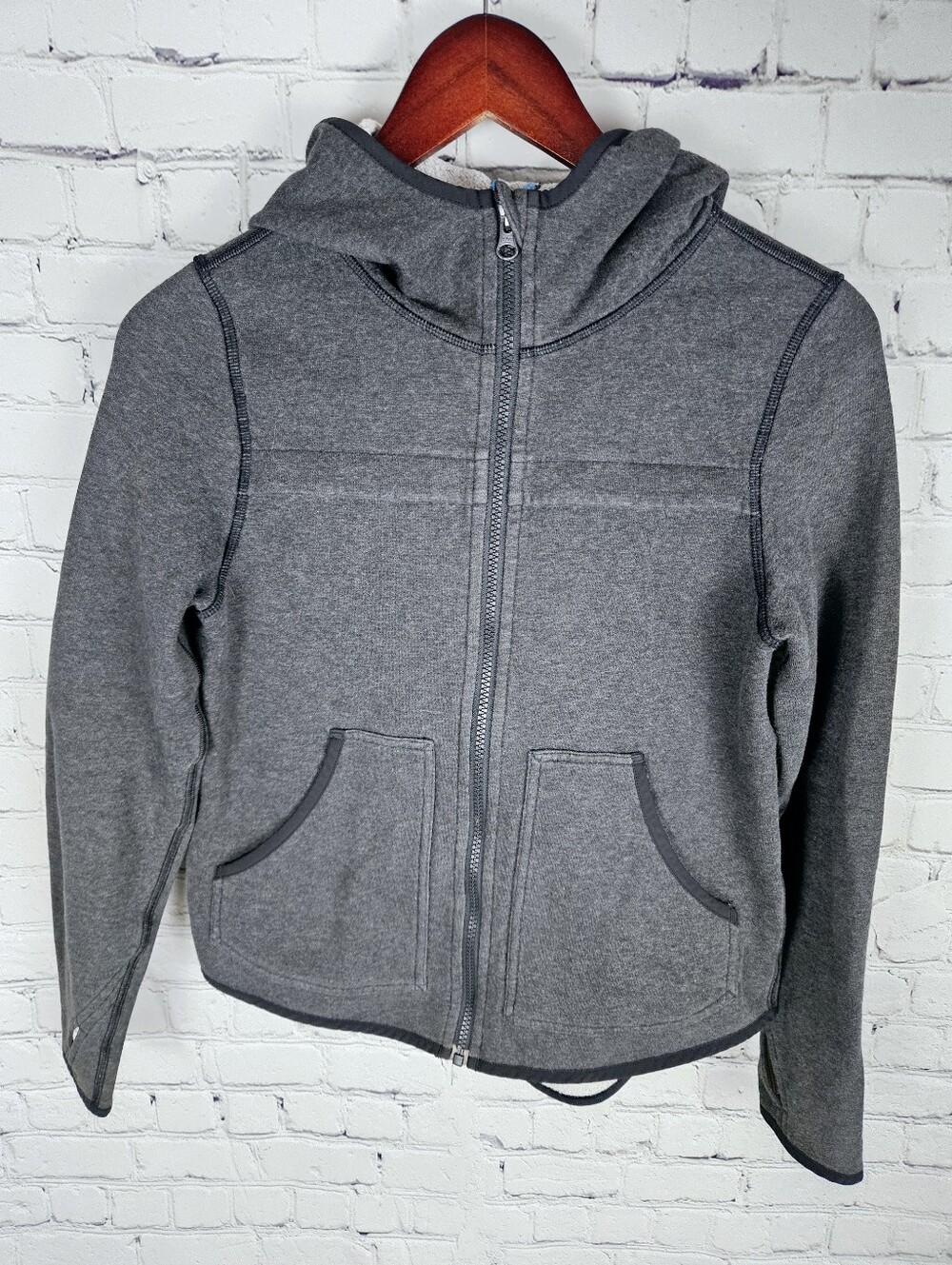 IVIVVA by LULULEMON | full zip hooded jacket